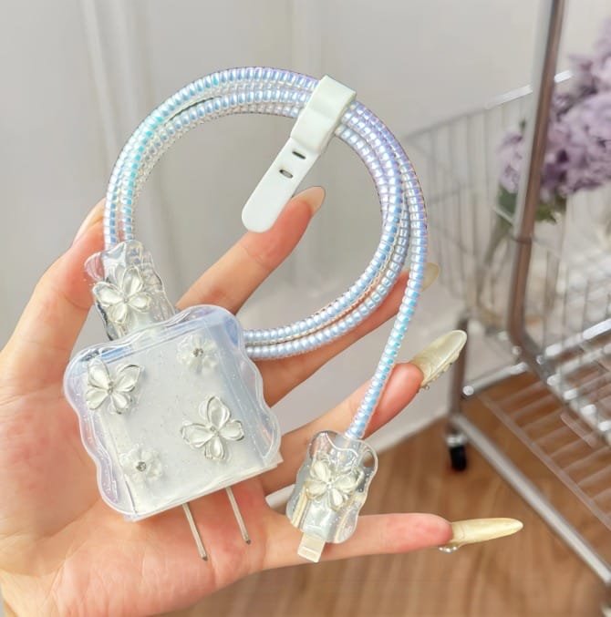 protector-de-cargador-iphone-mariposas-aesthetic