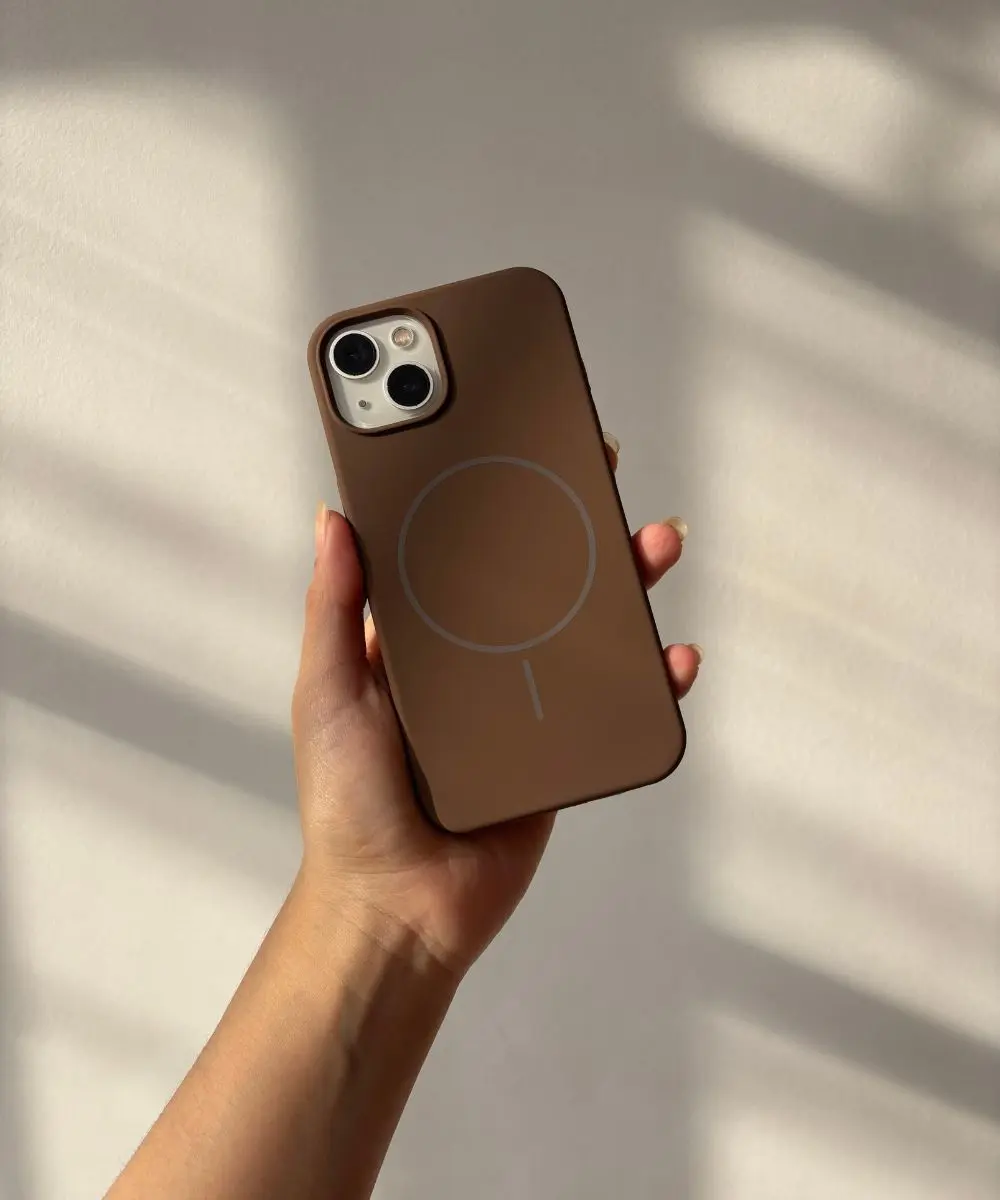 case-iphone-antishock-silicone-magsafe-marron